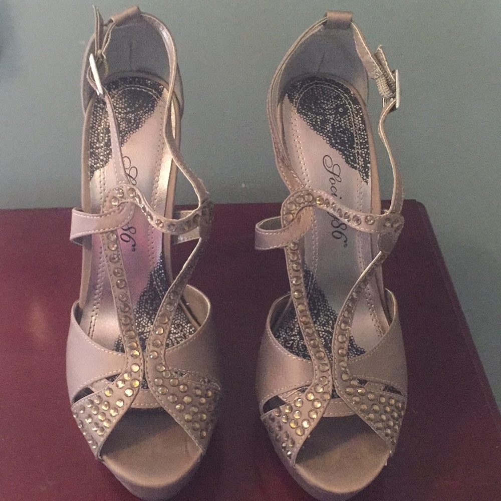 Taupe heels